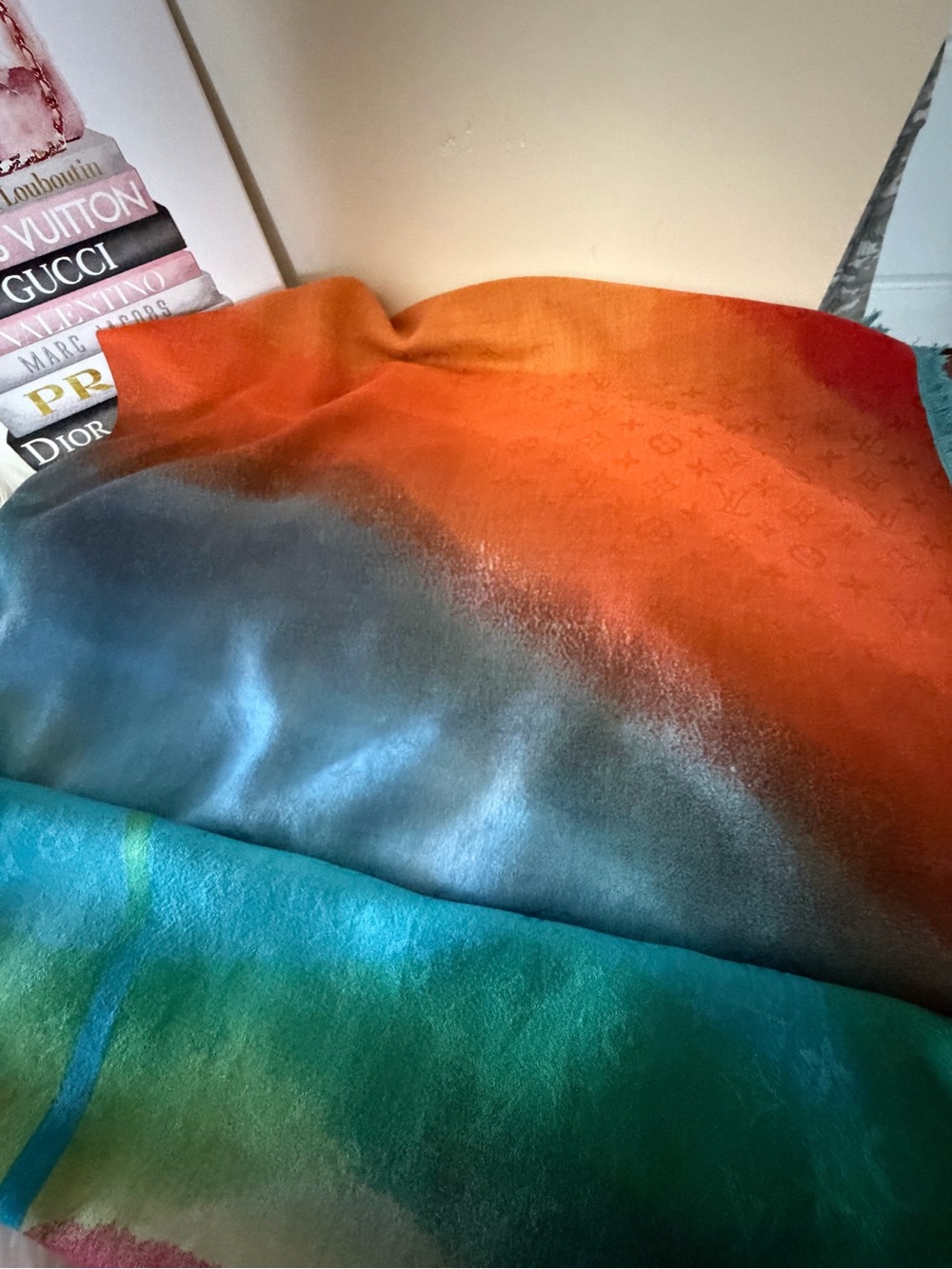 Louis Vuitton Multicolor Gradient Monogram Scarf. - Picture 3 of 16